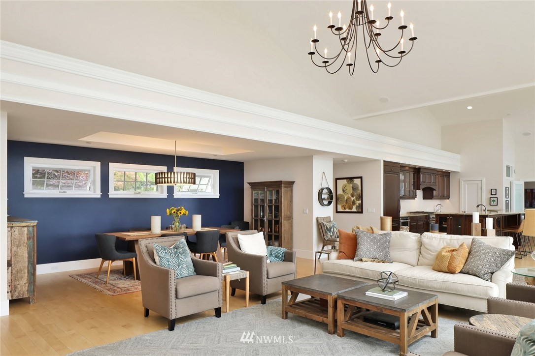 530 Bayside Road Bellingham, WA 98225 - Photo 7 of 40 a living room with furniture