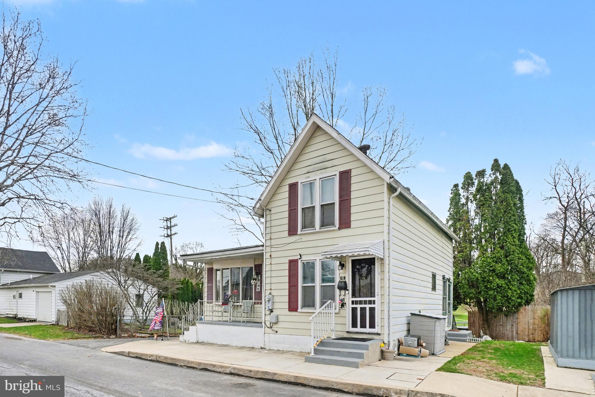 610 Orange Street Lebanon, PA 17042 - Photo 3 of 29