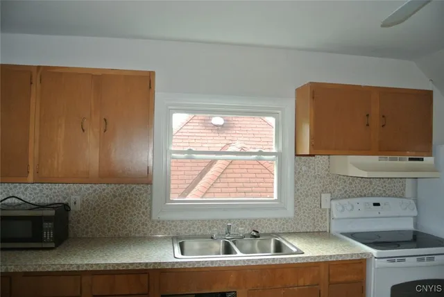 $539,900 | 162-64 Redfield Place, Unit 64, Syracuse, NY 13210