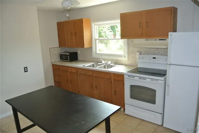 $539,900 | 162-64 Redfield Place, Unit 64, Syracuse, NY 13210