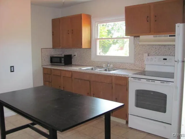 $539,900 | 162-64 Redfield Place, Unit 64, Syracuse, NY 13210