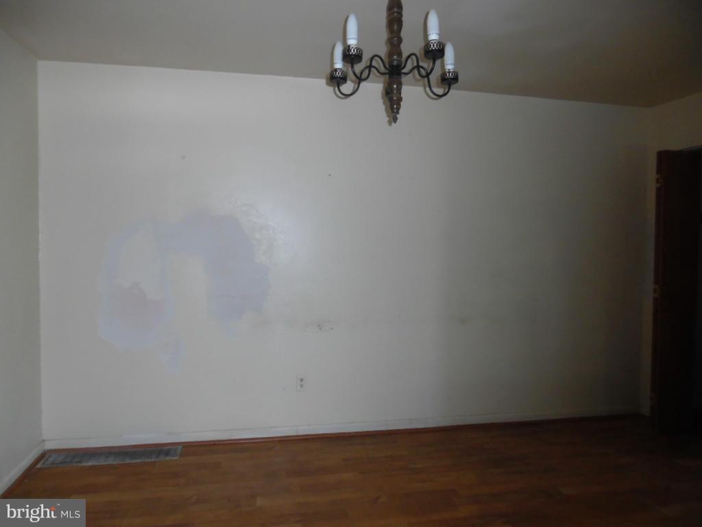 6914 German Hill Road Baltimore, MD 21222 - Photo 5 of 28 a view of an empty room