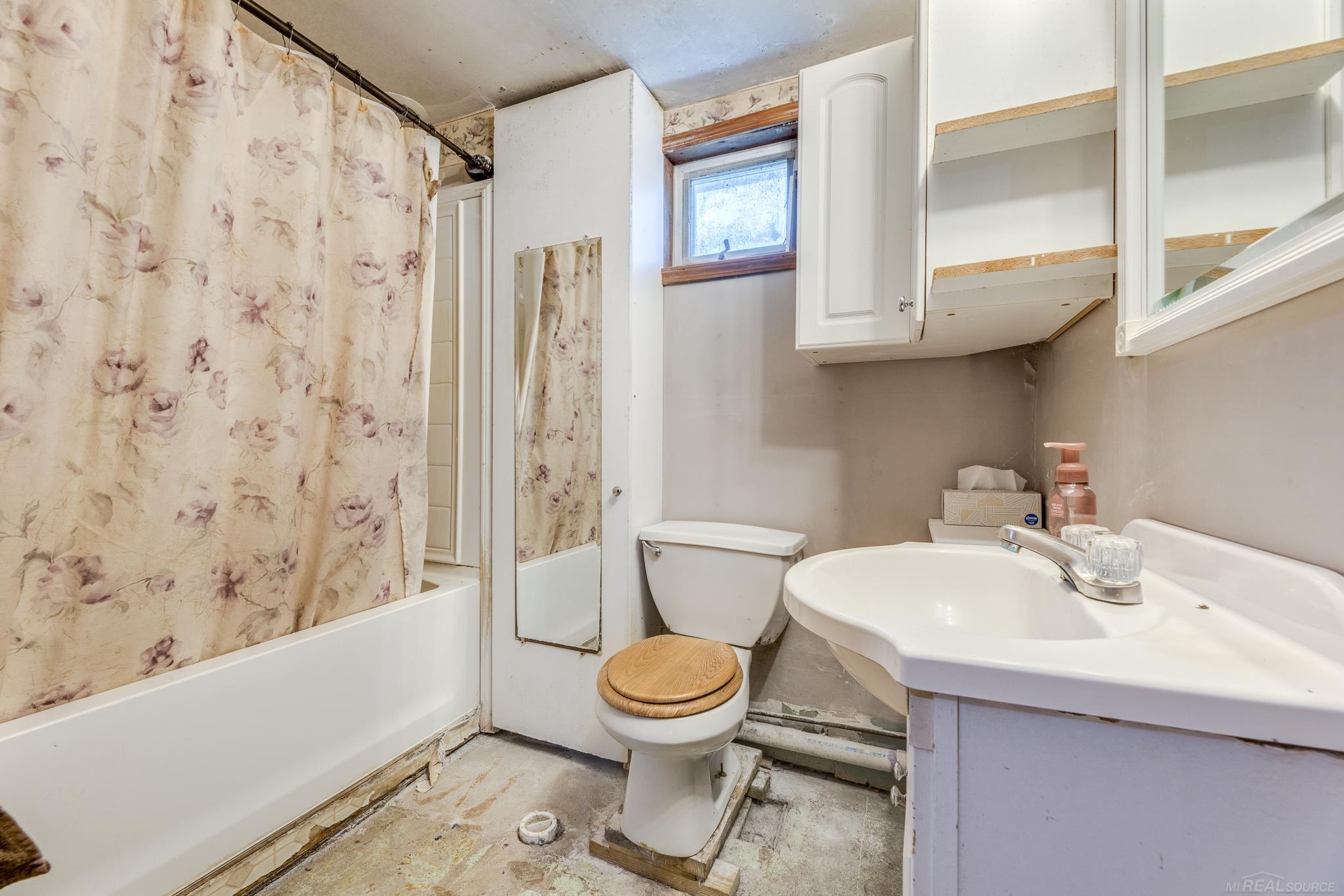 6194 Cork Road Melvin, MI 48454 - Photo 16 of 25 50150106-0be3294e-8d14-4492-af9e-7fabd6f938f8.JPG