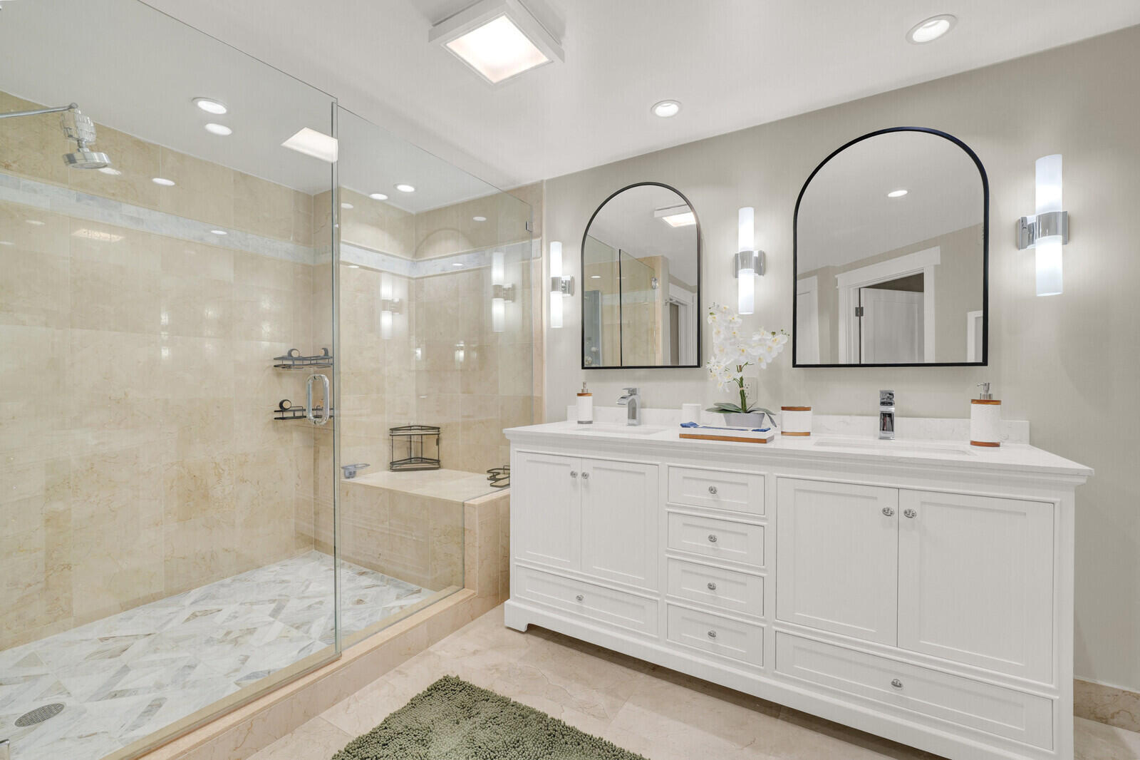 800 Jeffery Street, Unit 403 Boca Raton, FL 33487 - Photo 21 of 48 Primary Bathroom