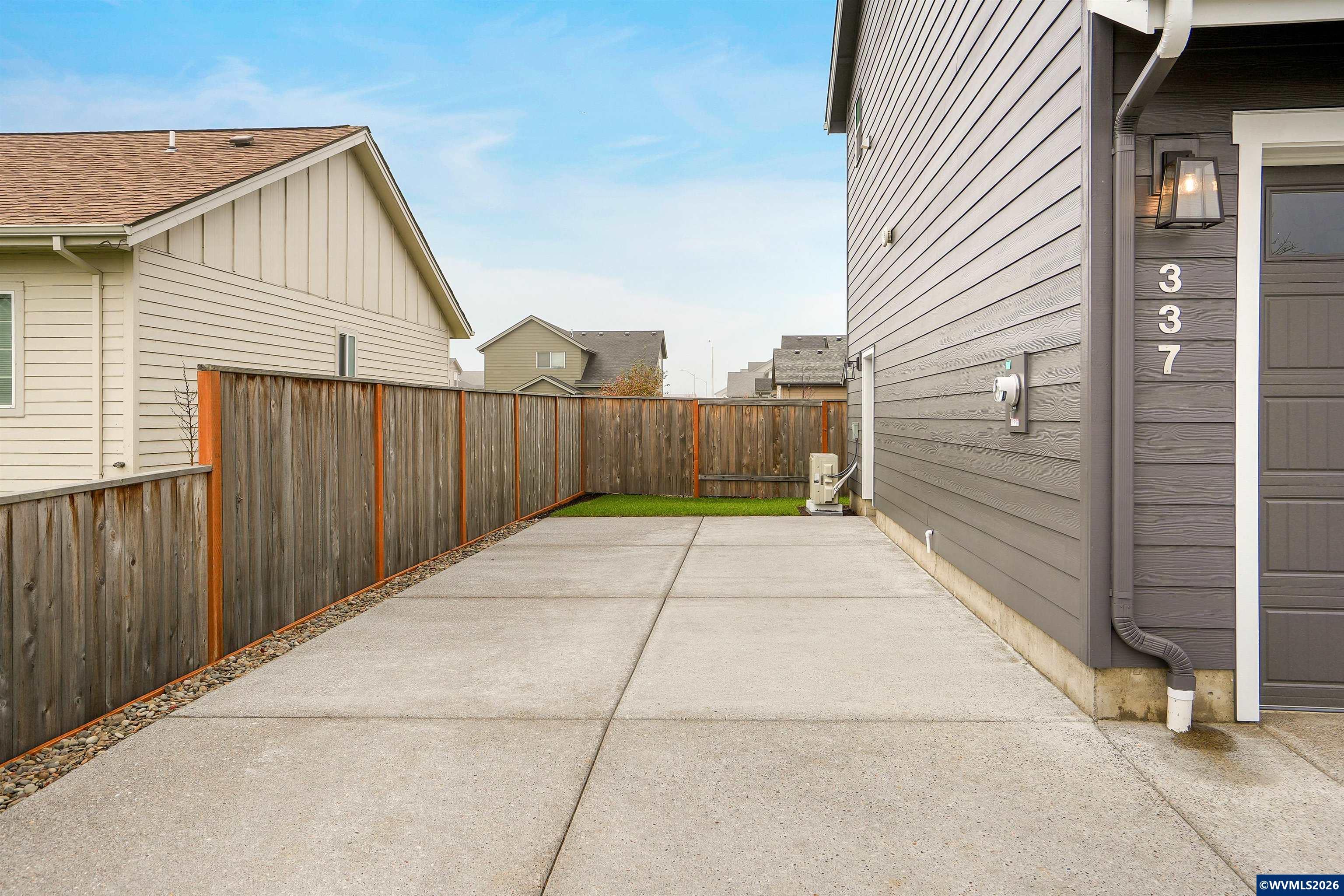 333 Southeast Fir Villa Road Dallas, OR 97338 - Photo 4 of 50