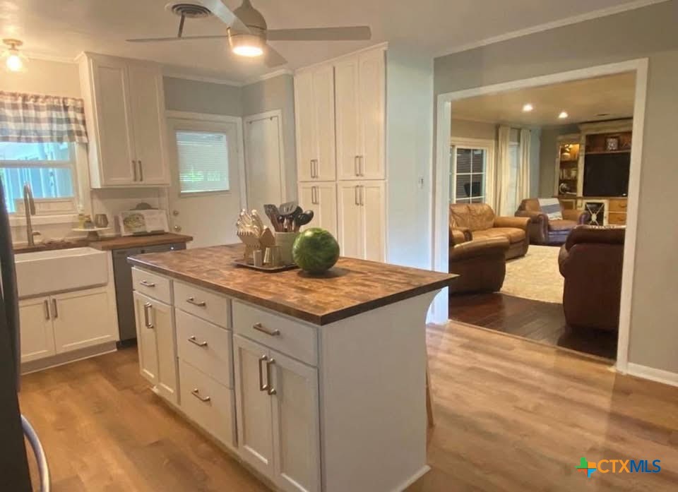 1601 North 15th Street Temple, TX 76501 - Photo 6 of 18 Kitchen to Family Room