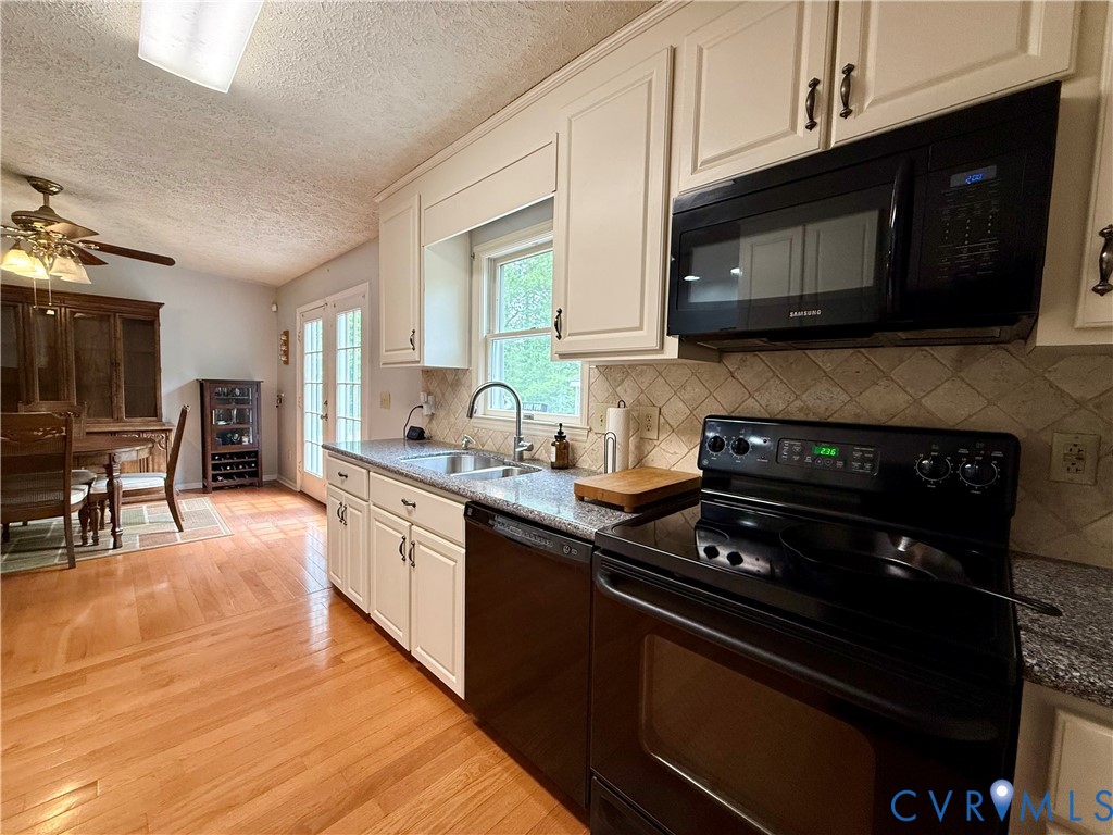 327 Gilbert Lane Kilmarnock, VA 22482 - Photo 12 of 38