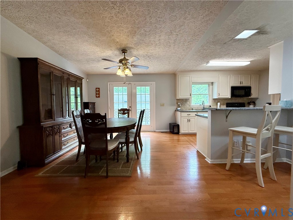 327 Gilbert Lane Kilmarnock, VA 22482 - Photo 14 of 38