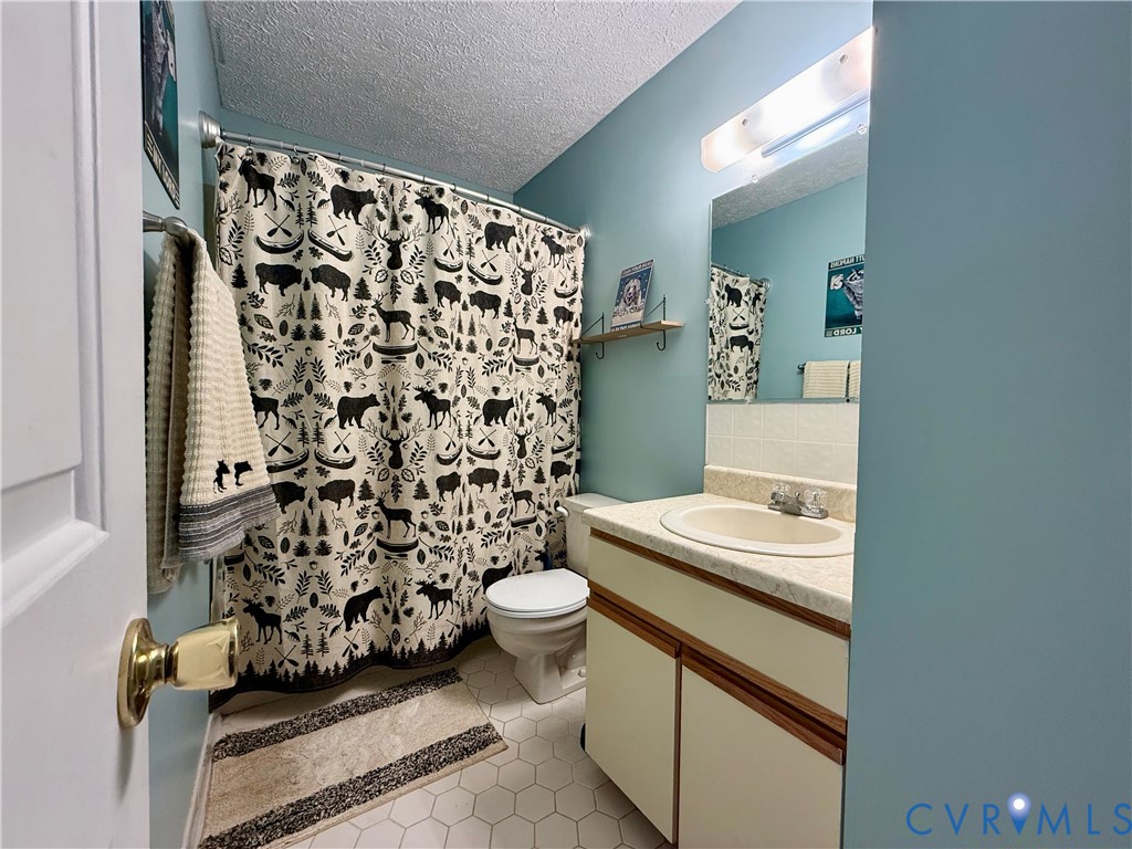 327 Gilbert Lane Kilmarnock, VA 22482 - Photo 22 of 38