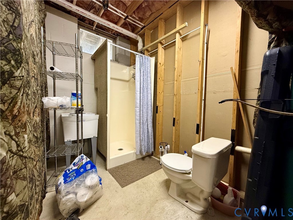327 Gilbert Lane Kilmarnock, VA 22482 - Photo 26 of 38