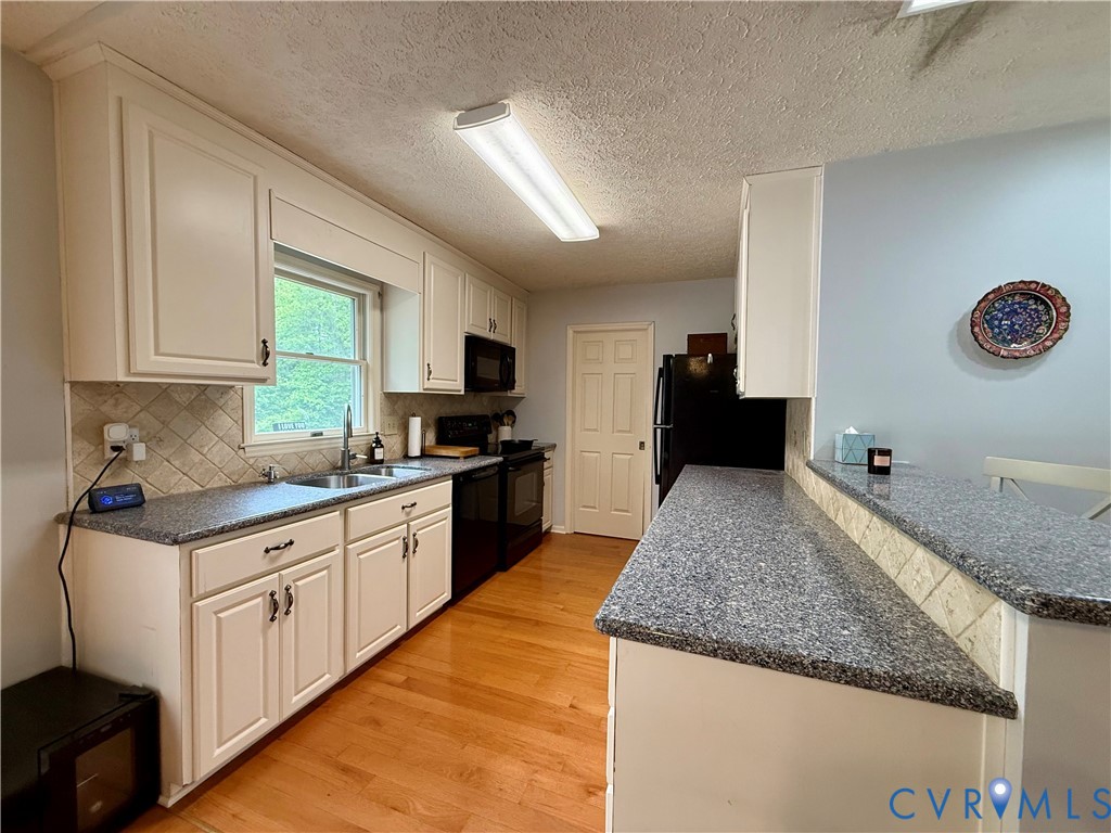 327 Gilbert Lane Kilmarnock, VA 22482 - Photo 9 of 38