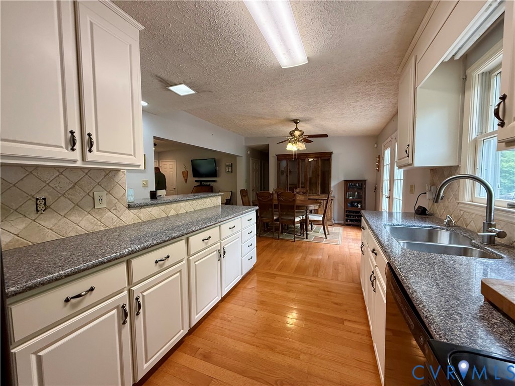 327 Gilbert Lane Kilmarnock, VA 22482 - Photo 10 of 38