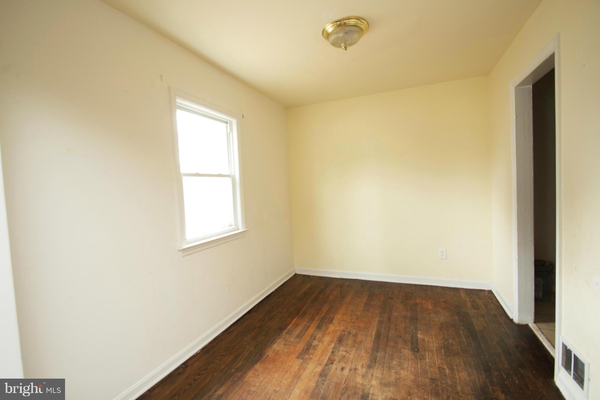 7227 East Forest Road Landover, MD 20785 - Photo 4 of 13 Dining Room