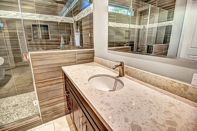 $2,500 | 4861 Benning Drive, Houston, TX 77035