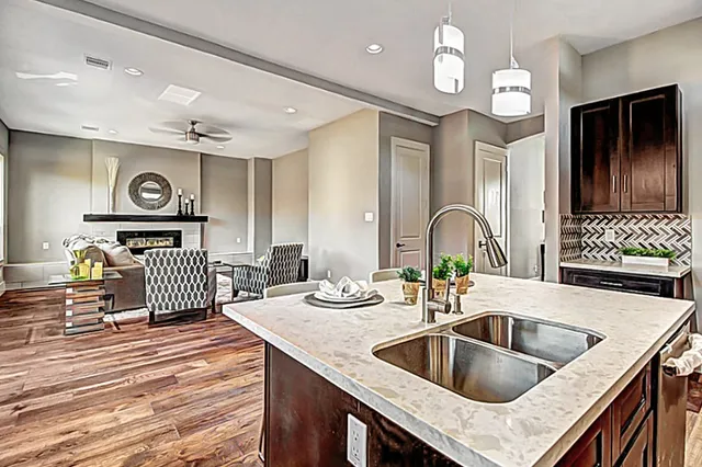 $2,500 | 4861 Benning Drive, Houston, TX 77035