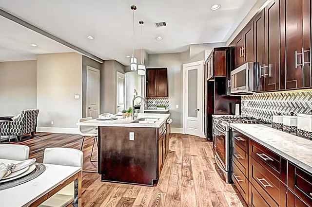 $2,500 | 4861 Benning Drive, Houston, TX 77035