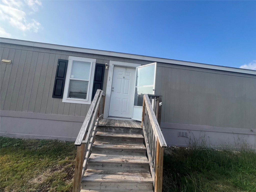 302 Sparrow Lane Kyle, TX 78640 - Photo 2 of 6 Doorway to property