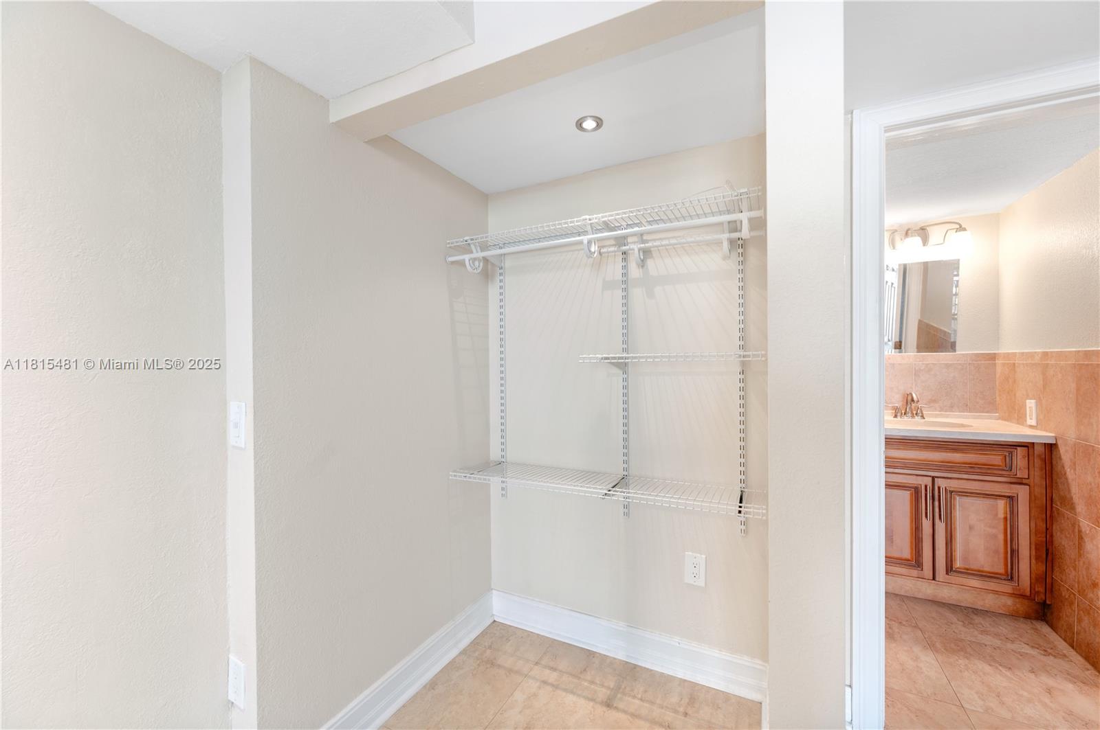 540 Brickell Key Drive, Unit 600 Miami, FL 33131 - Photo 12 of 28