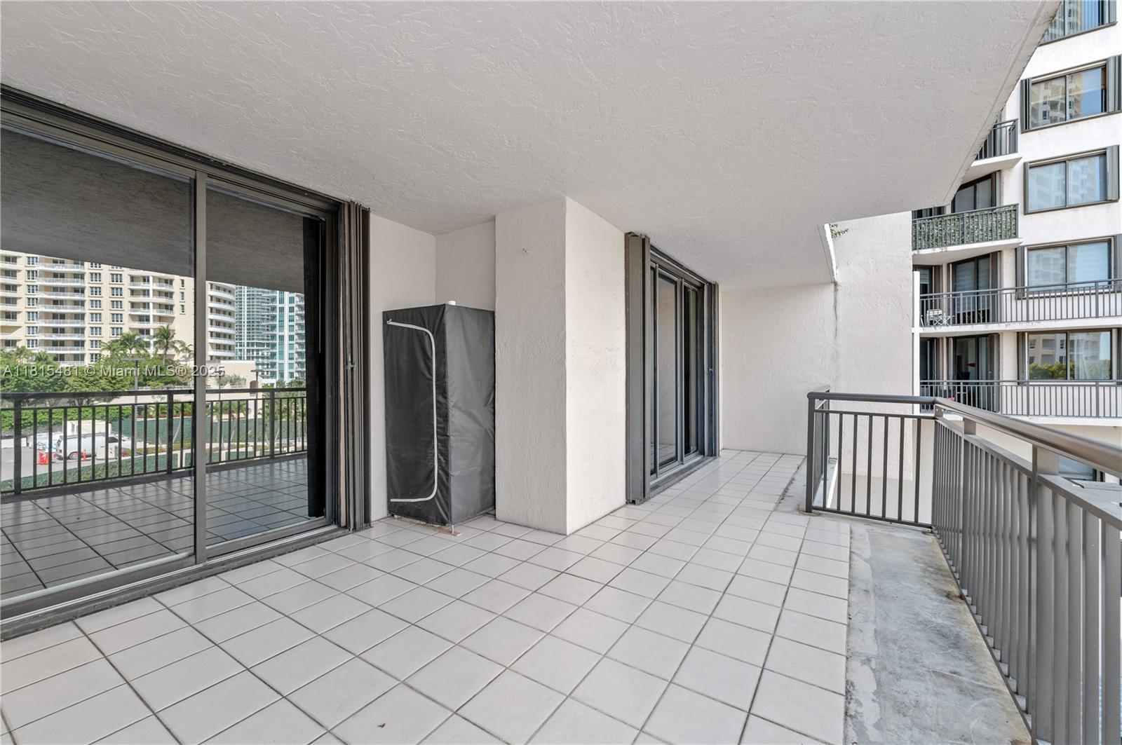 540 Brickell Key Drive, Unit 600 Miami, FL 33131 - Photo 16 of 28 a view of a room with entryway