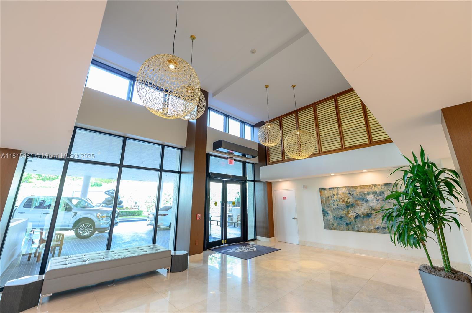 540 Brickell Key Drive, Unit 600 Miami, FL 33131 - Photo 25 of 28 a view of an entryway