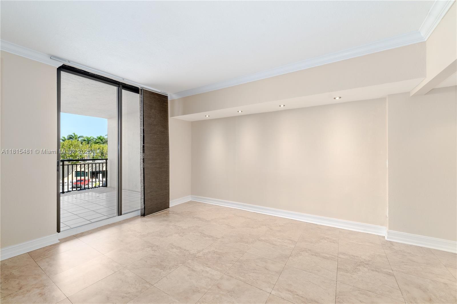 540 Brickell Key Drive, Unit 600 Miami, FL 33131 - Photo 10 of 28 a view of an empty room