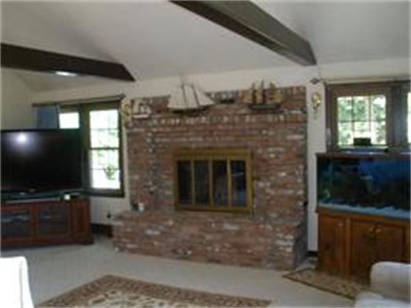73 Dr Braley Road Freetown, MA 02717 - Photo 10 of 13 Gallery Image 10