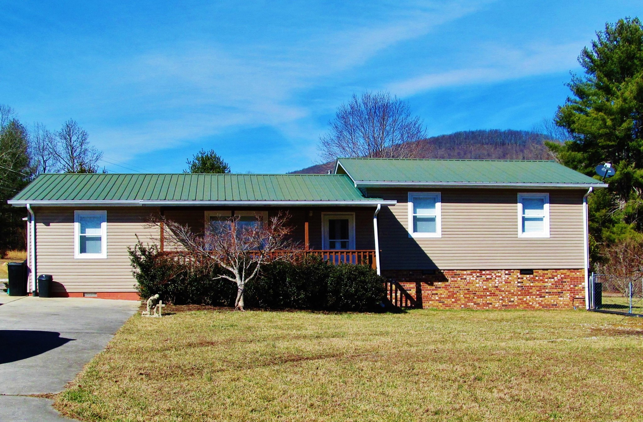 105 Fairview Road Harriman, TN 37748 - Photo 1 of 27 Gallery Image 1