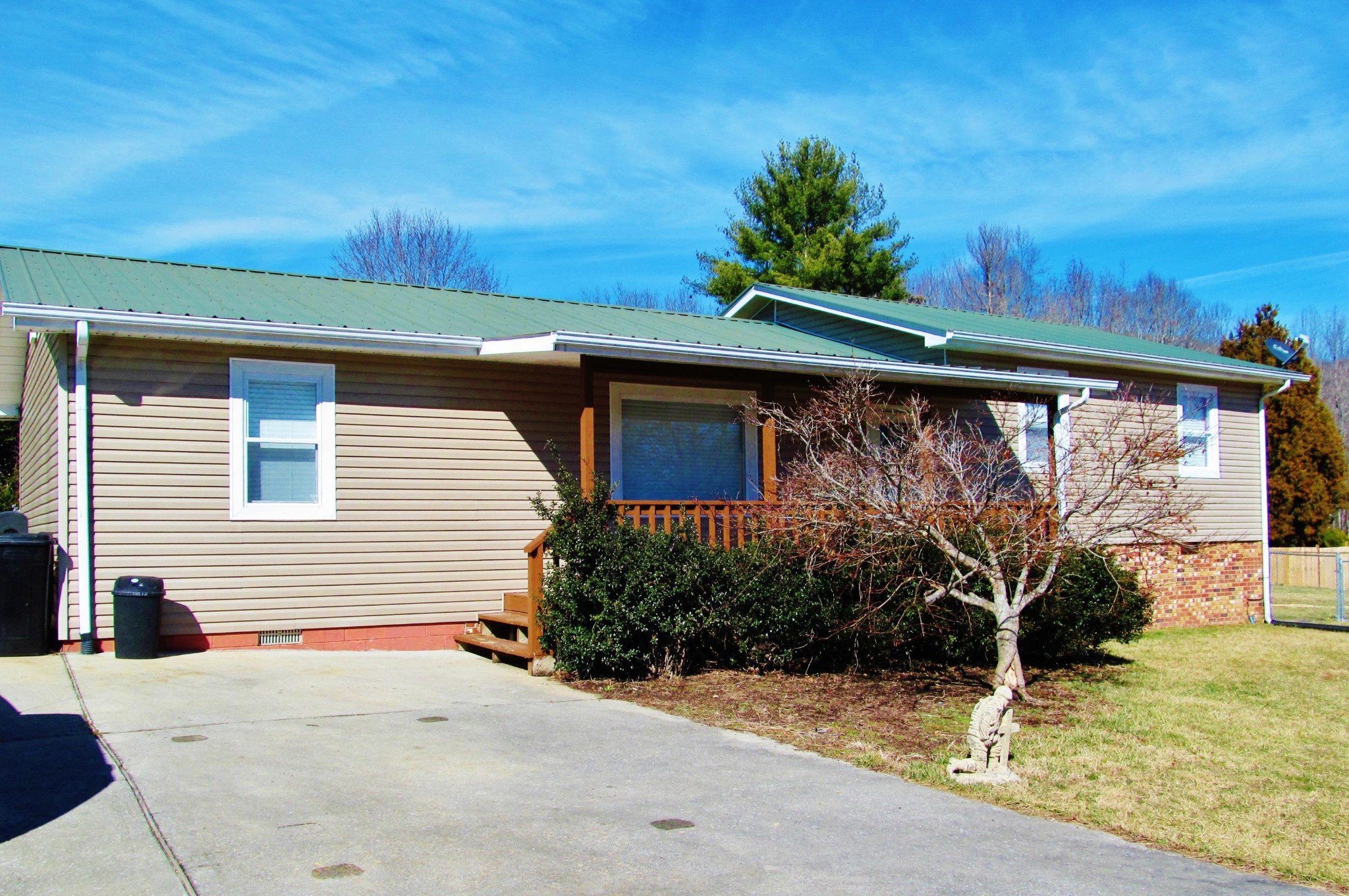 105 Fairview Road Harriman, TN 37748 - Photo 2 of 27 Gallery Image 2