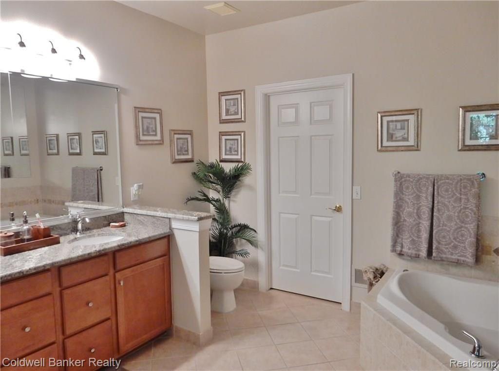 49650 Timber Trail Novi, MI 48374 - Photo 10 of 19