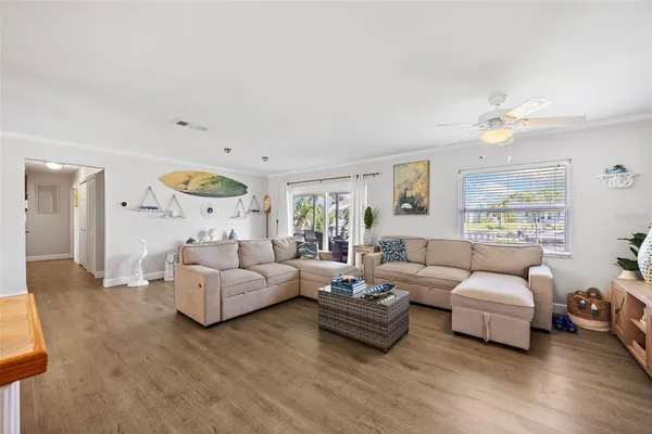 $3,850 | 3596 Beach Drive Southeast, St. Petersburg, FL 33705