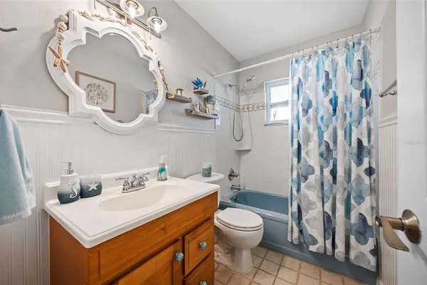 $3,850 | 3596 Beach Drive Southeast, St. Petersburg, FL 33705