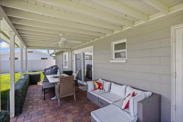 $3,850 | 3596 Beach Drive Southeast, St. Petersburg, FL 33705