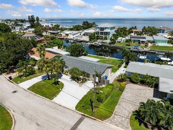 $3,850 | 3596 Beach Drive Southeast, St. Petersburg, FL 33705