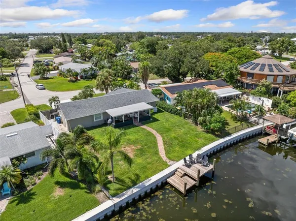 $3,850 | 3596 Beach Drive Southeast, St. Petersburg, FL 33705