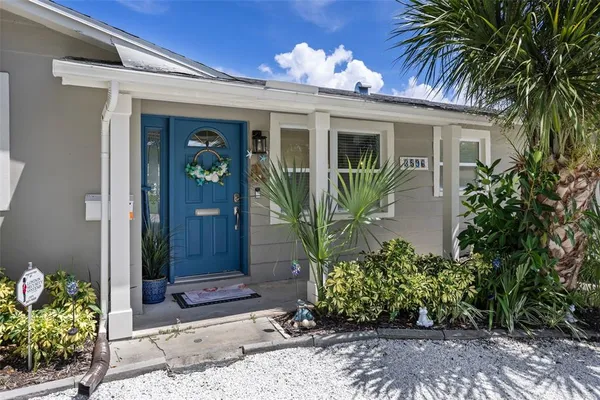$3,850 | 3596 Beach Drive Southeast, St. Petersburg, FL 33705