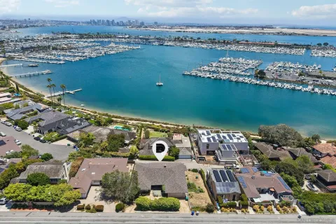 $5,499,900 | 827 Rosecrans Street, San Diego, CA 92106