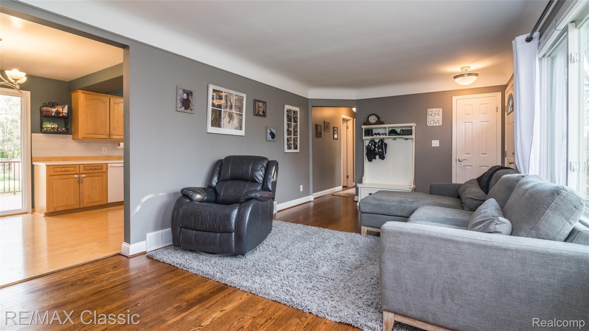22624 Power Road Farmington, MI 48336 - Photo 10 of 43 015_23.jpg
