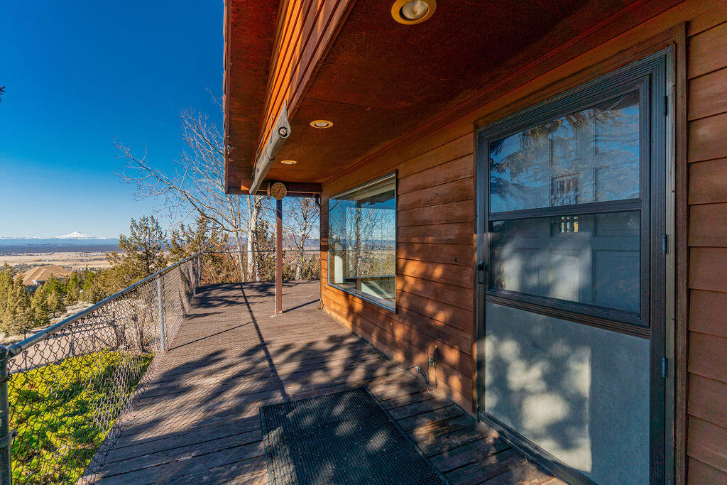 11322 Southwest Red Cloud Road Powell Butte, OR 97753 - Photo 29 of 35 RileyVisuals-19