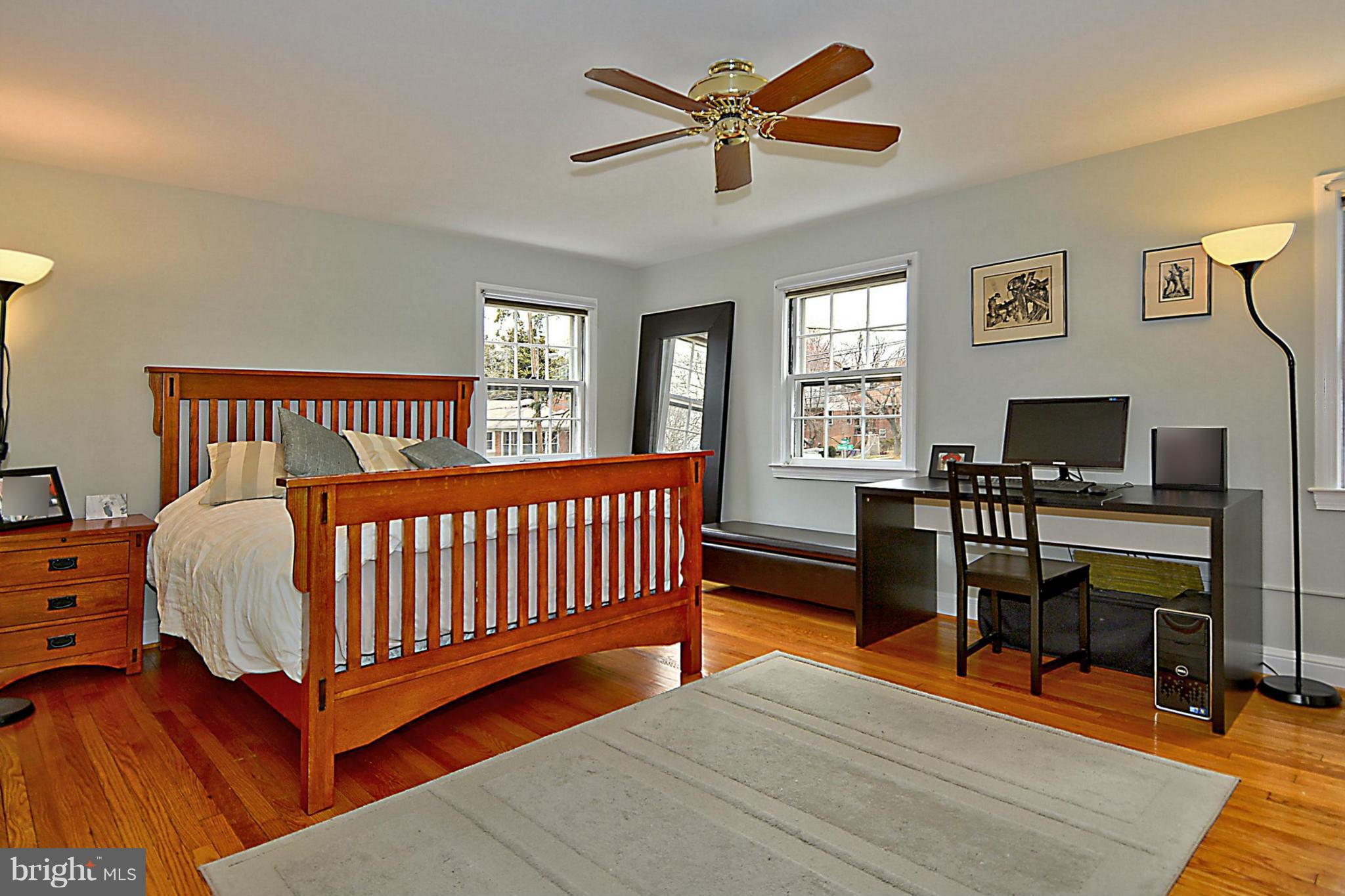 9510 Warren Street Silver Spring, MD 20910 - Photo 13 of 28 Bedroom (Master)