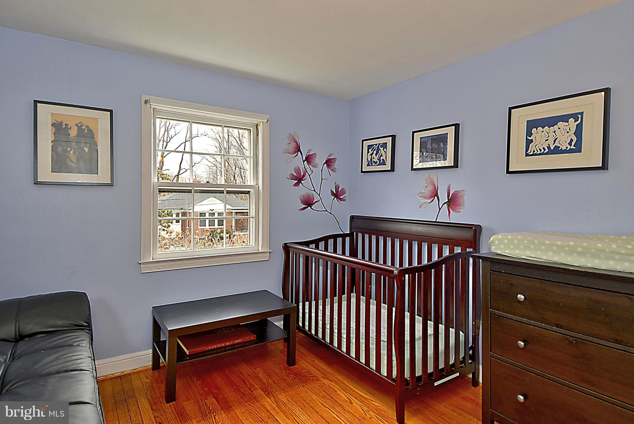 9510 Warren Street Silver Spring, MD 20910 - Photo 18 of 28 Bedroom