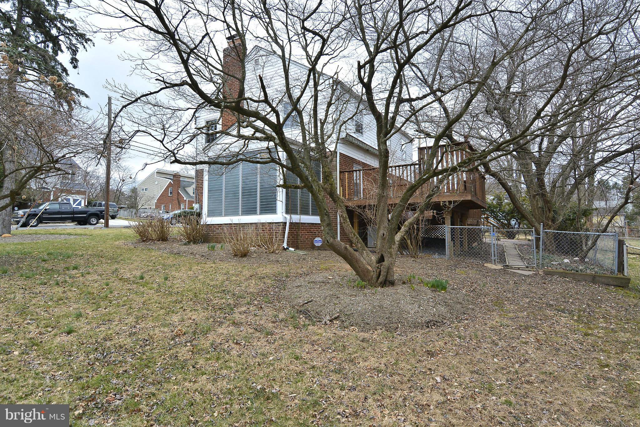 9510 Warren Street Silver Spring, MD 20910 - Photo 24 of 28 Exterior (General)