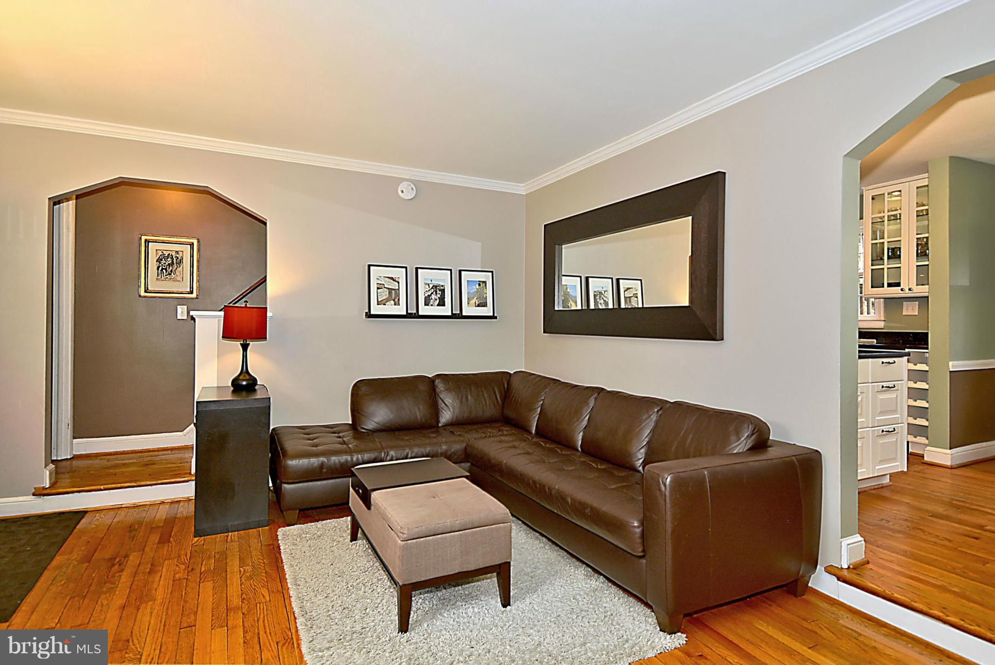 9510 Warren Street Silver Spring, MD 20910 - Photo 4 of 28 Living Room