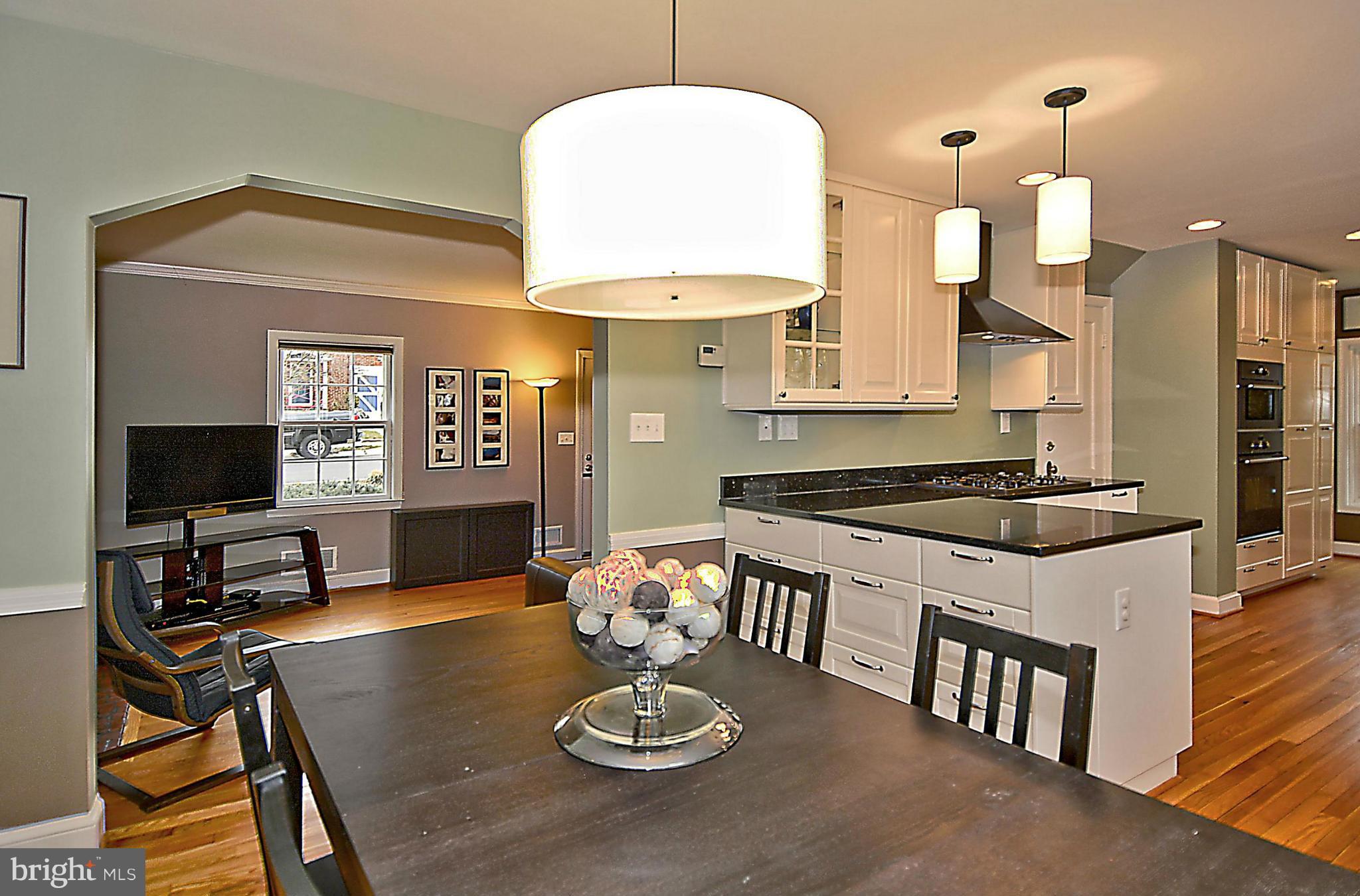 9510 Warren Street Silver Spring, MD 20910 - Photo 5 of 28 Dining Room
