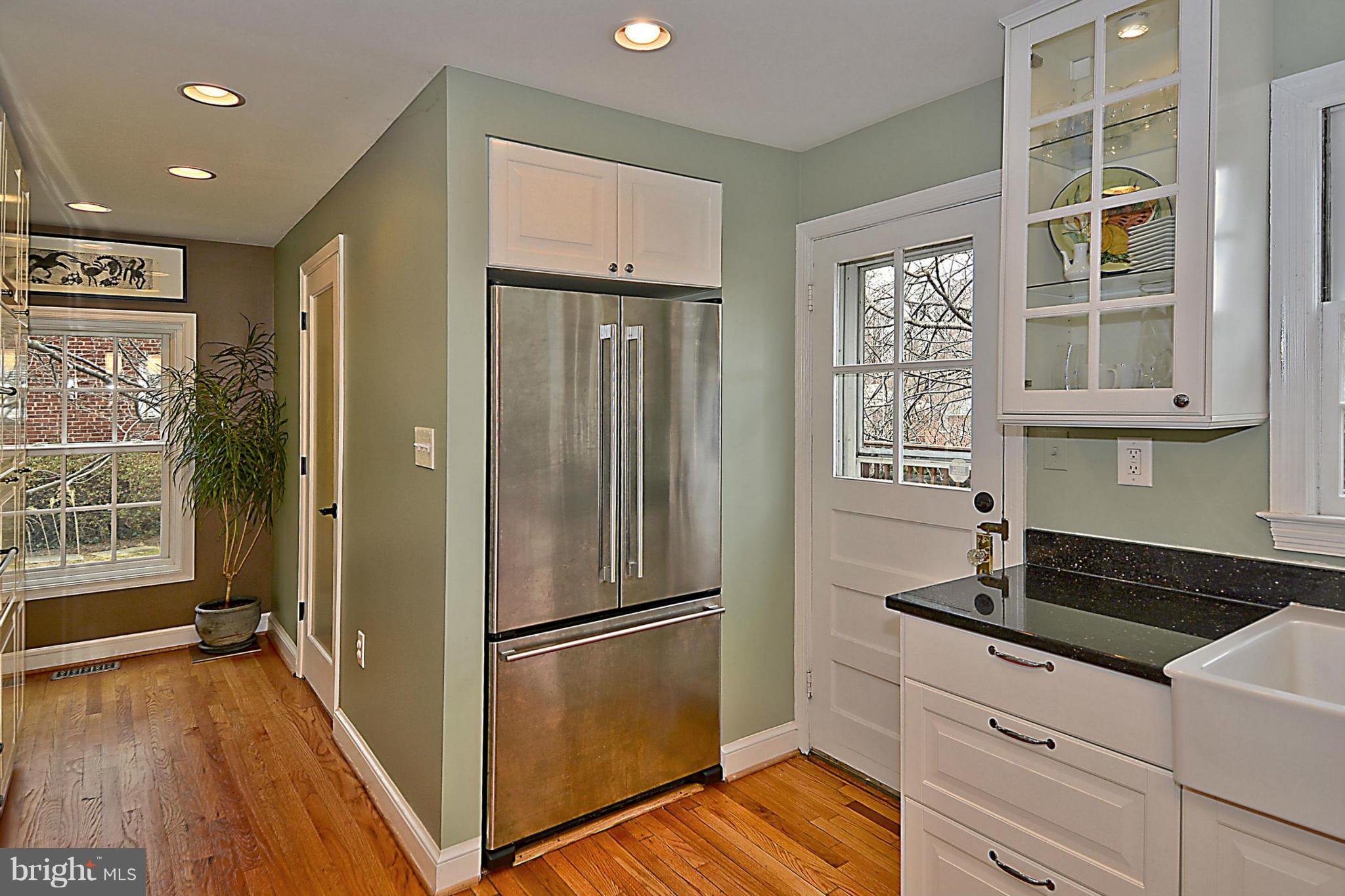 9510 Warren Street Silver Spring, MD 20910 - Photo 10 of 28 Kitchen