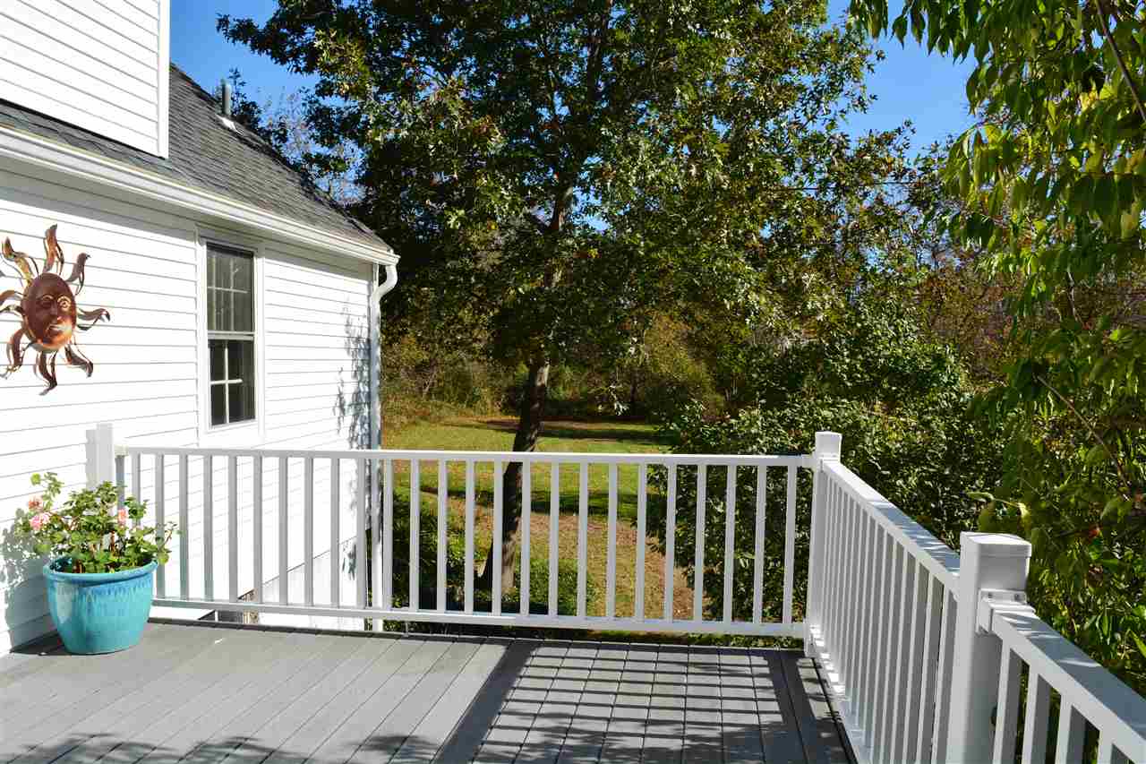 60 South Road North Hampton, NH 03862 - Photo 2 of 40