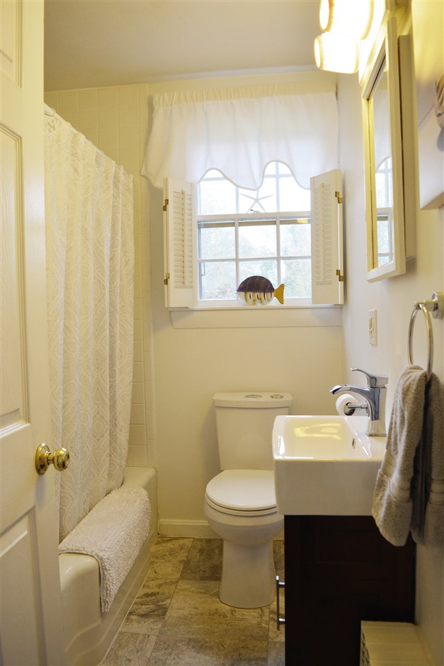 60 South Road North Hampton, NH 03862 - Photo 18 of 40