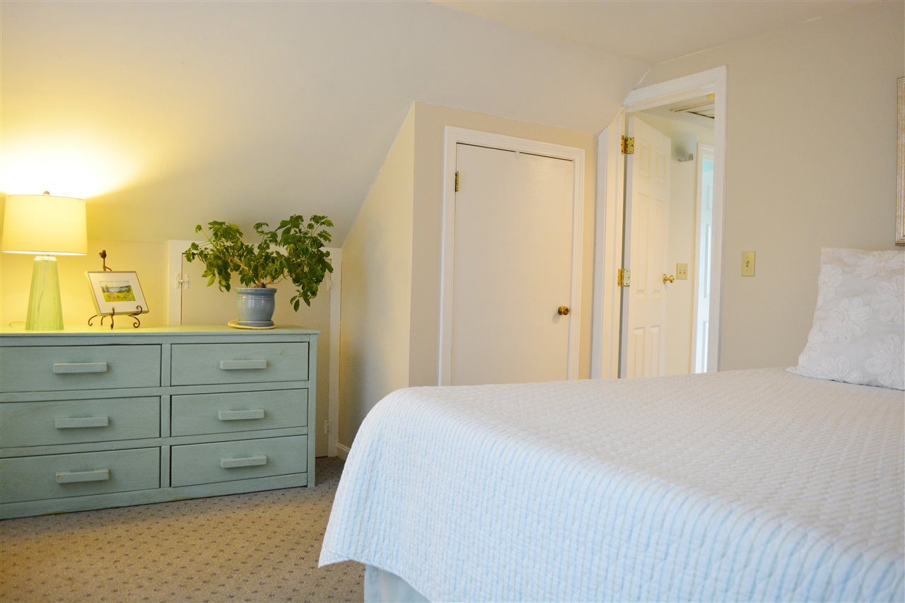 60 South Road North Hampton, NH 03862 - Photo 20 of 40