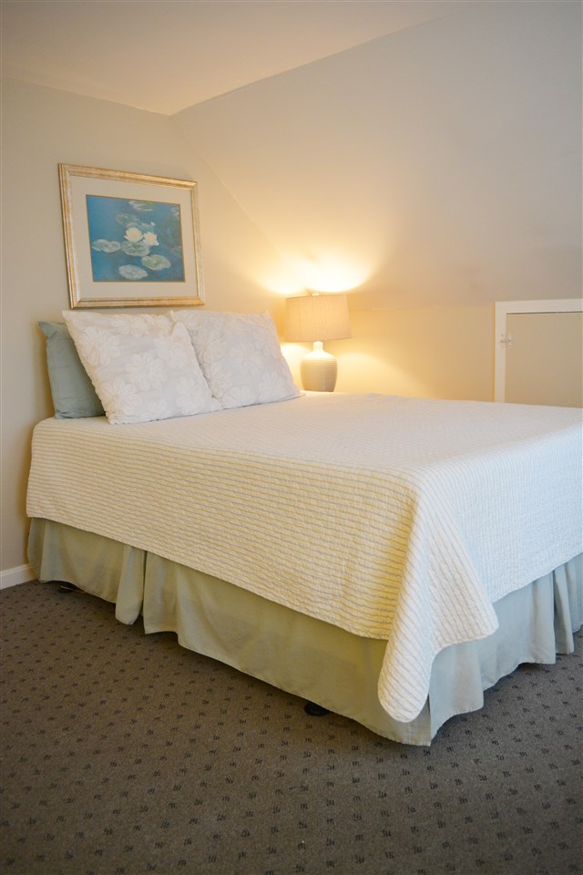 60 South Road North Hampton, NH 03862 - Photo 21 of 40