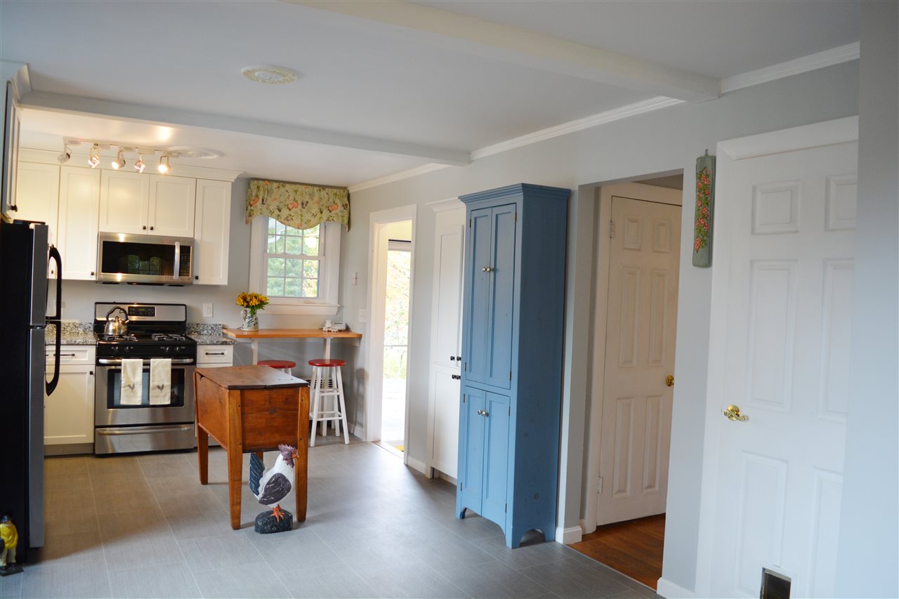 60 South Road North Hampton, NH 03862 - Photo 5 of 40
