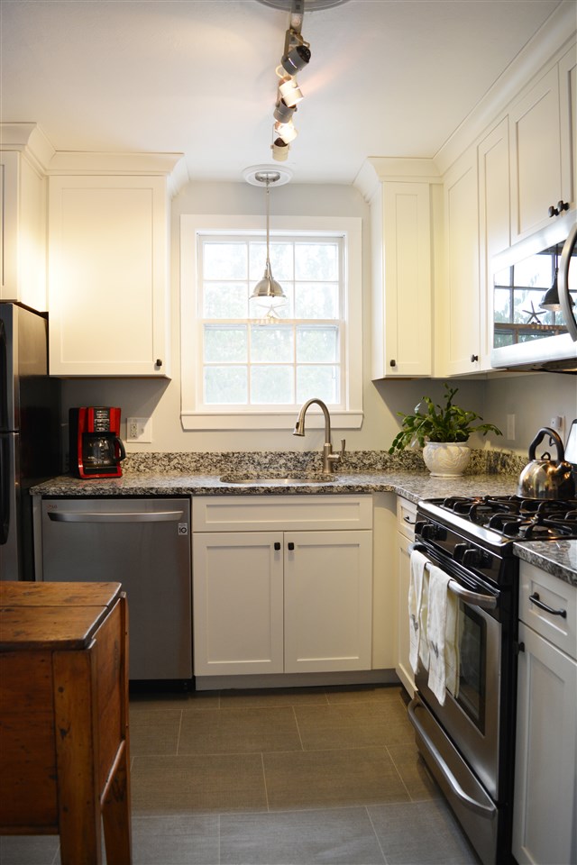 60 South Road North Hampton, NH 03862 - Photo 6 of 40